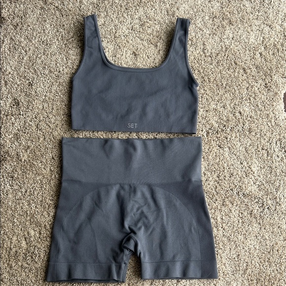 Set Active Box Cut Bra and Shorts - Picture 1 of 2